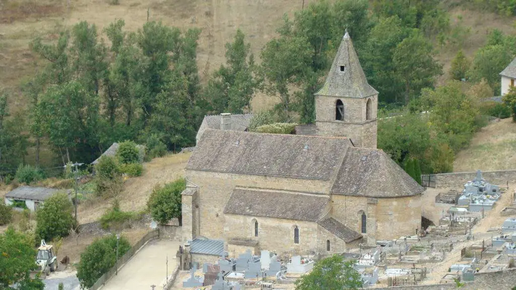 Eglise à Cénaret