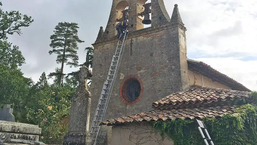 Eglise à Lapeyriere
