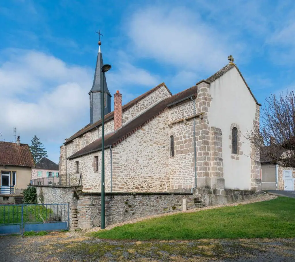 Eglise à Mailhac Sur Benaize