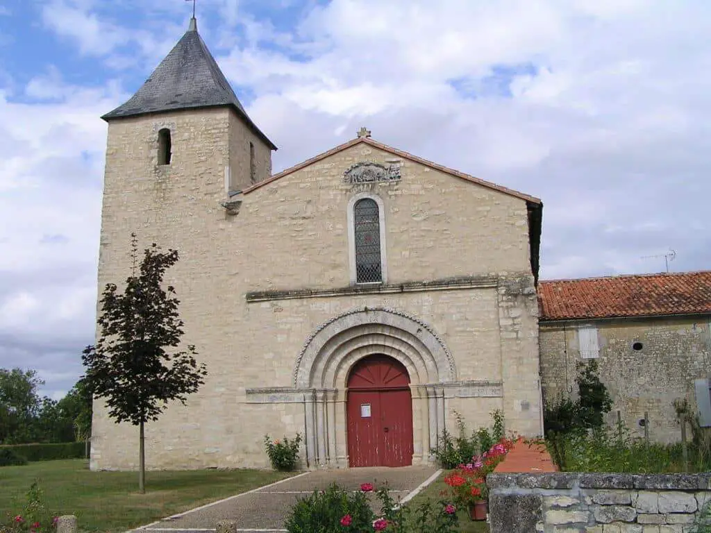 Église Ambérac : Saint-étienne