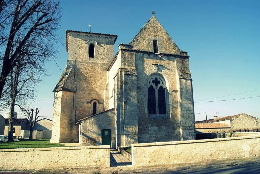 Église Angeac-champagne : Saint-vivien