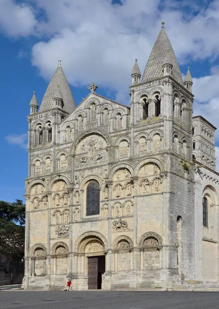 Église Angoulême : Villa de Bury