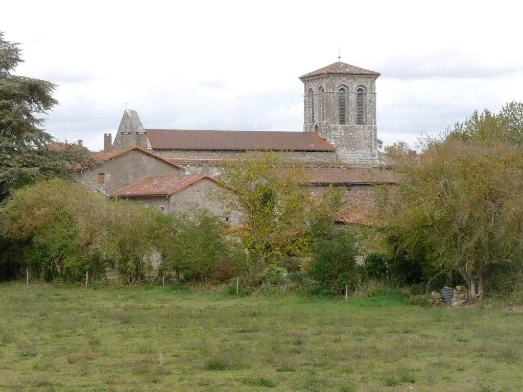 Église Benest : Saint-justinien