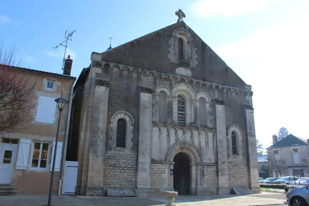 Église Bouresse (Notre-dame)