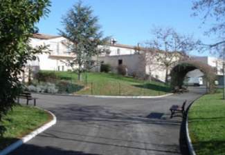 Église Brigueuil : Ehpad Les Deux Tours