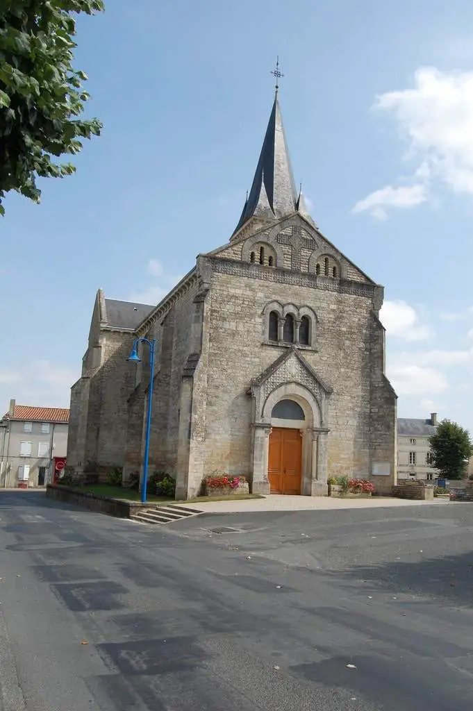 Église Brioux-sur-boutonne (Saint-laurent)