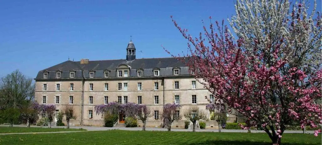 Église Centre de La Roche Du Theil