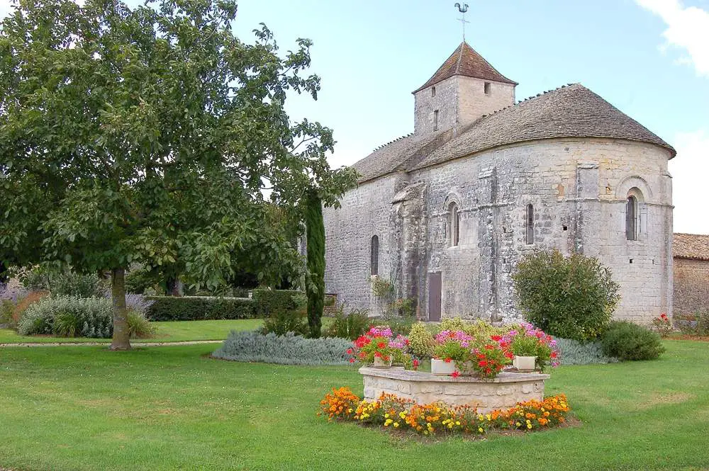 Église Champagné Le-sec (Saint-léger)