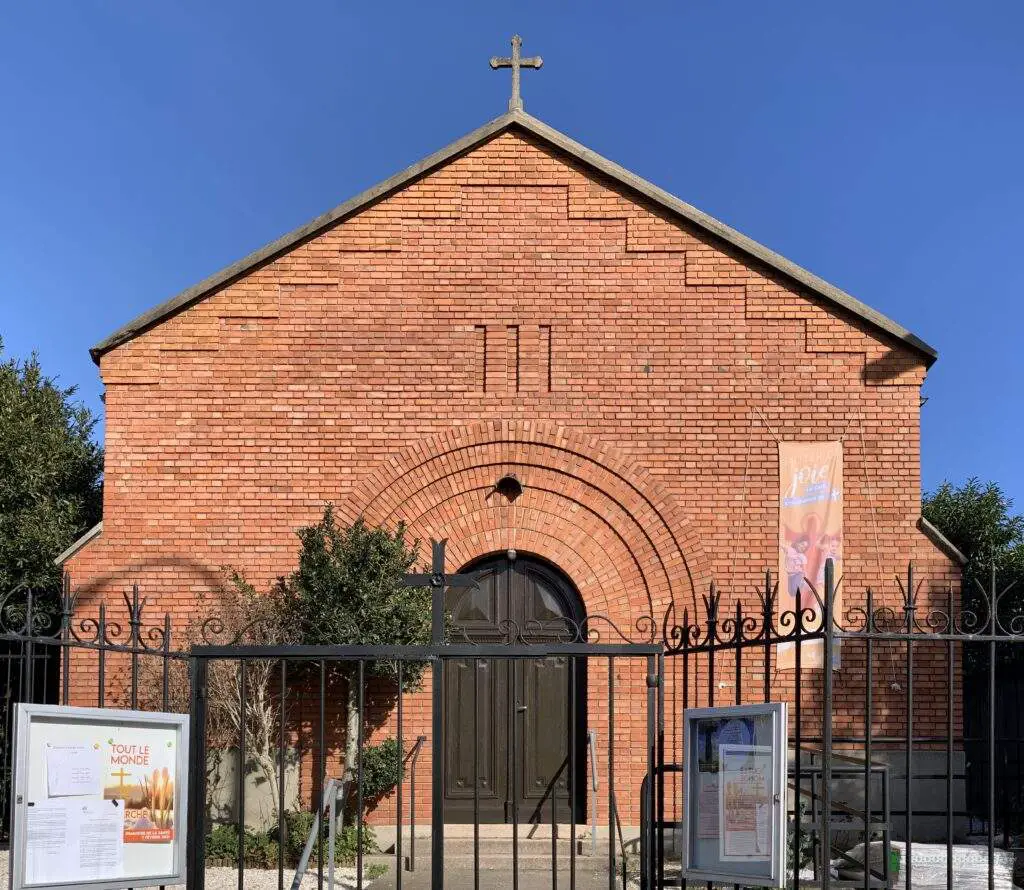 Église Chapelle Sainte Anne Et Sainte Bernadette