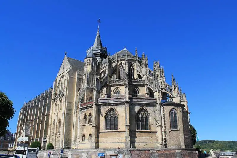 Église Collégiale Notre Dame Et Saint Laurent