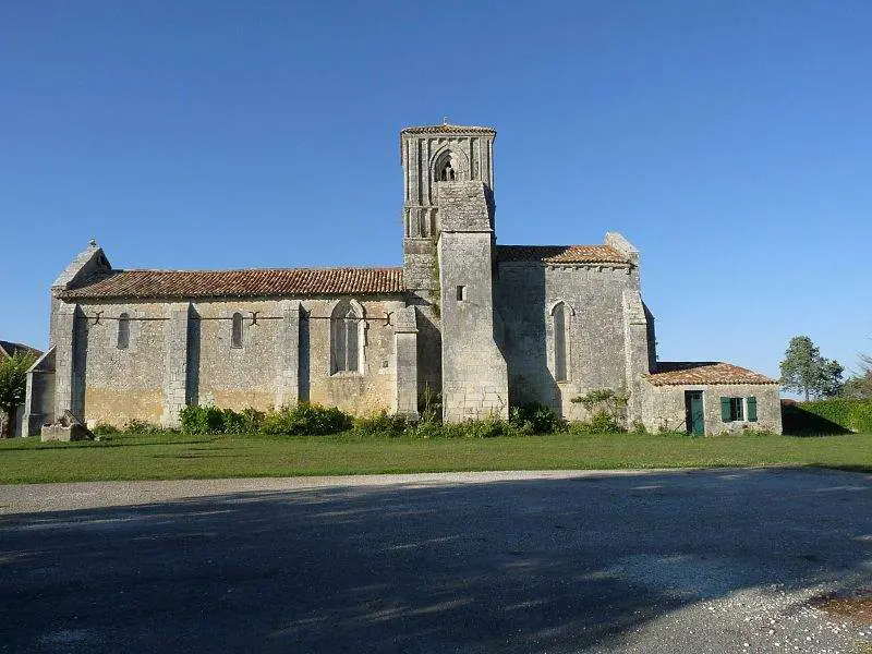 Église Courlac: Saint-pierre