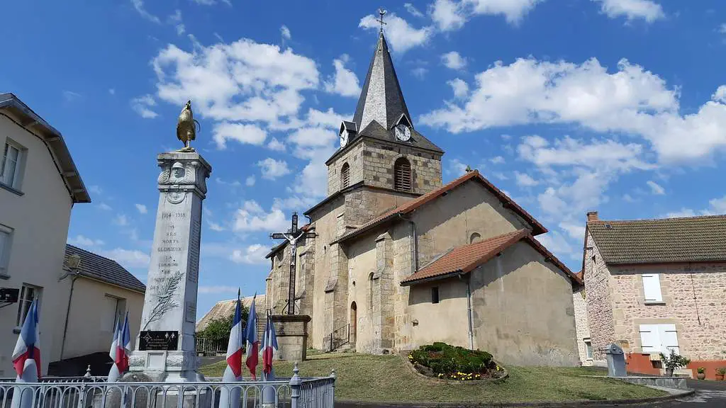 Eglise de La Nativité de Saint- Jean-baptiste à Saint-priest-des-champs