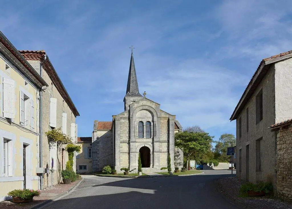 Église Deviat: Saint-hilaire