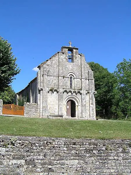 Église Embourie : Saint-genis