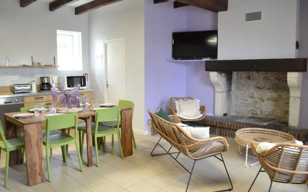 Église Eymouthiers : Fontaine Saint-pierre