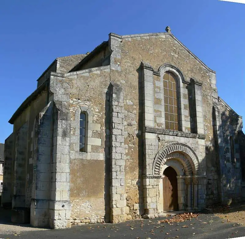 Église Frontenay-sur-dive (Saint-pierre)