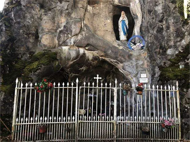 Église Grotte de Lourdes