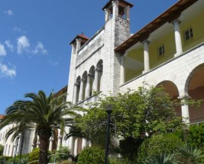 Église Hôpital Du Petit Paris
