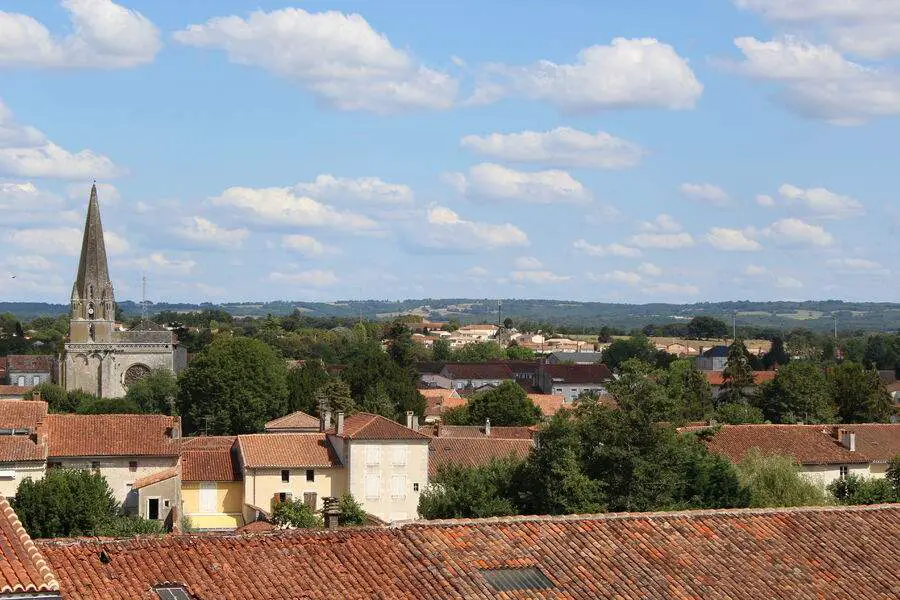 Église La Rochefoucauld : Mapa