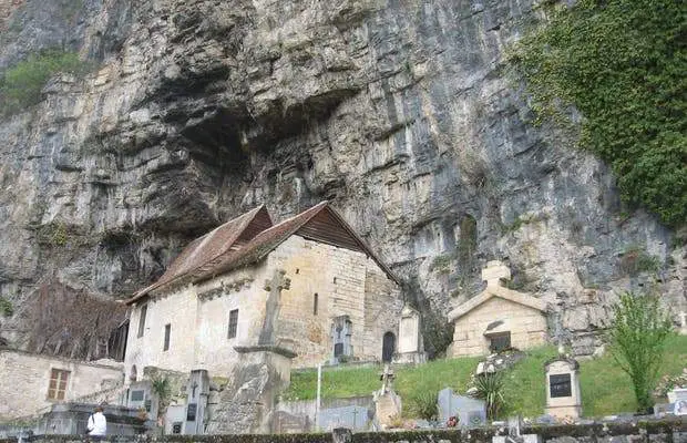 Église Lacave (Saint Pierre Ès Liens)