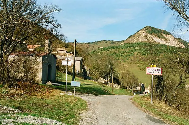 Église Les Pins : Saint-pierre