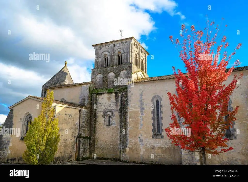 Église Lignières-sonneville : Les Sapins