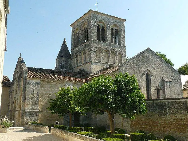 Église Magnac-sur-touvre : Saint Cybard