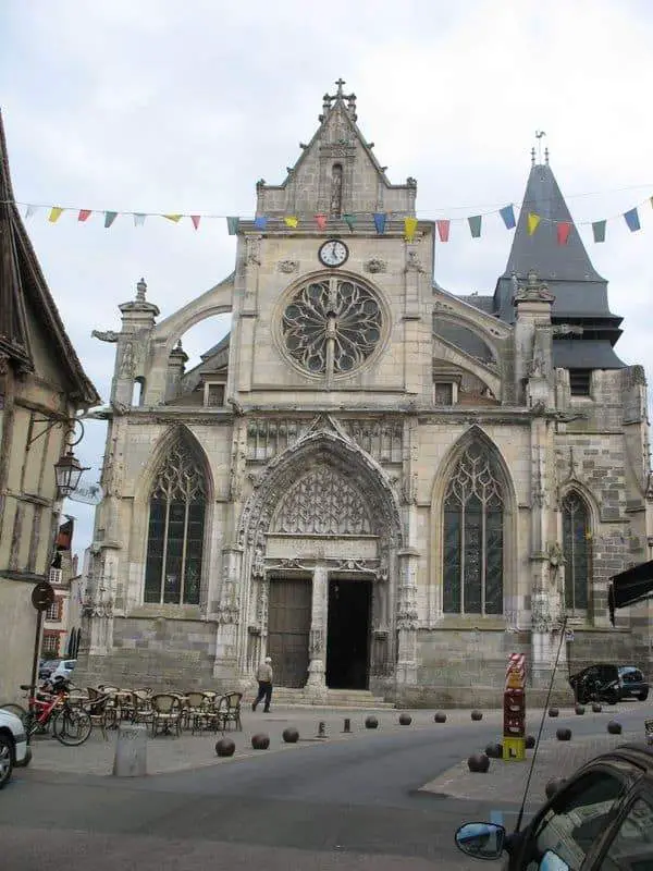 Église Maison de Retraite La Roseraie