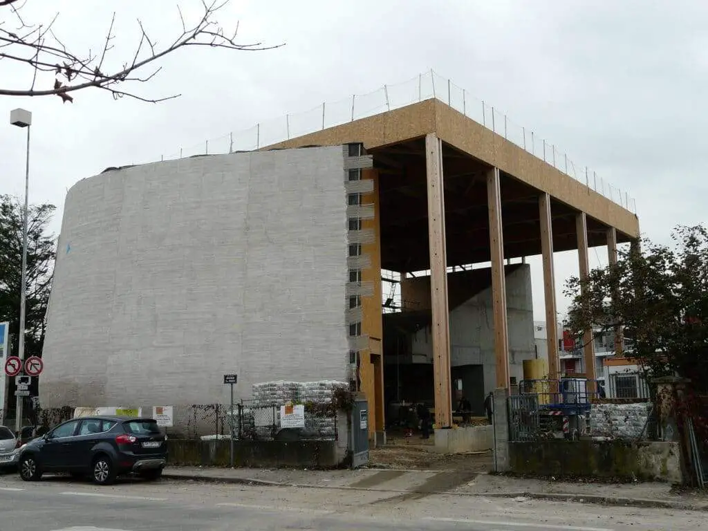 Église Maison Paroissiale Du Village