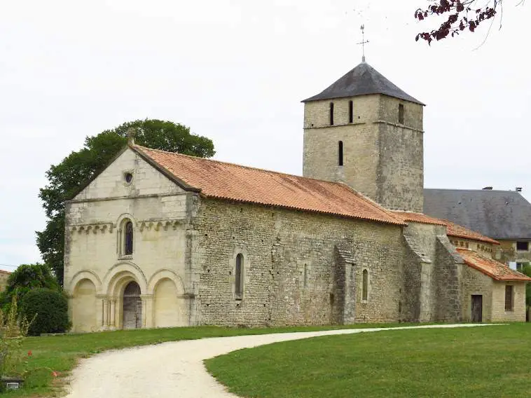 Église Montalembert (Saint-sylvestre)