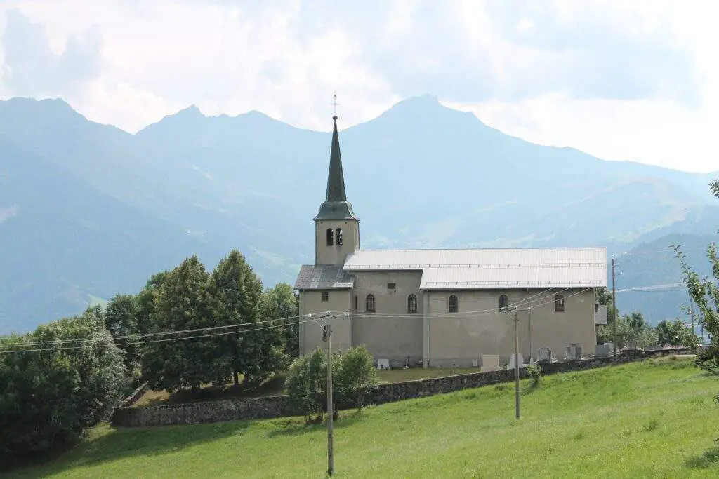 Église Naves Fontaine