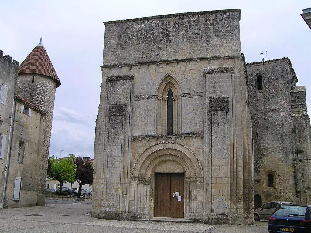 Église Nersac : Saint Pierre