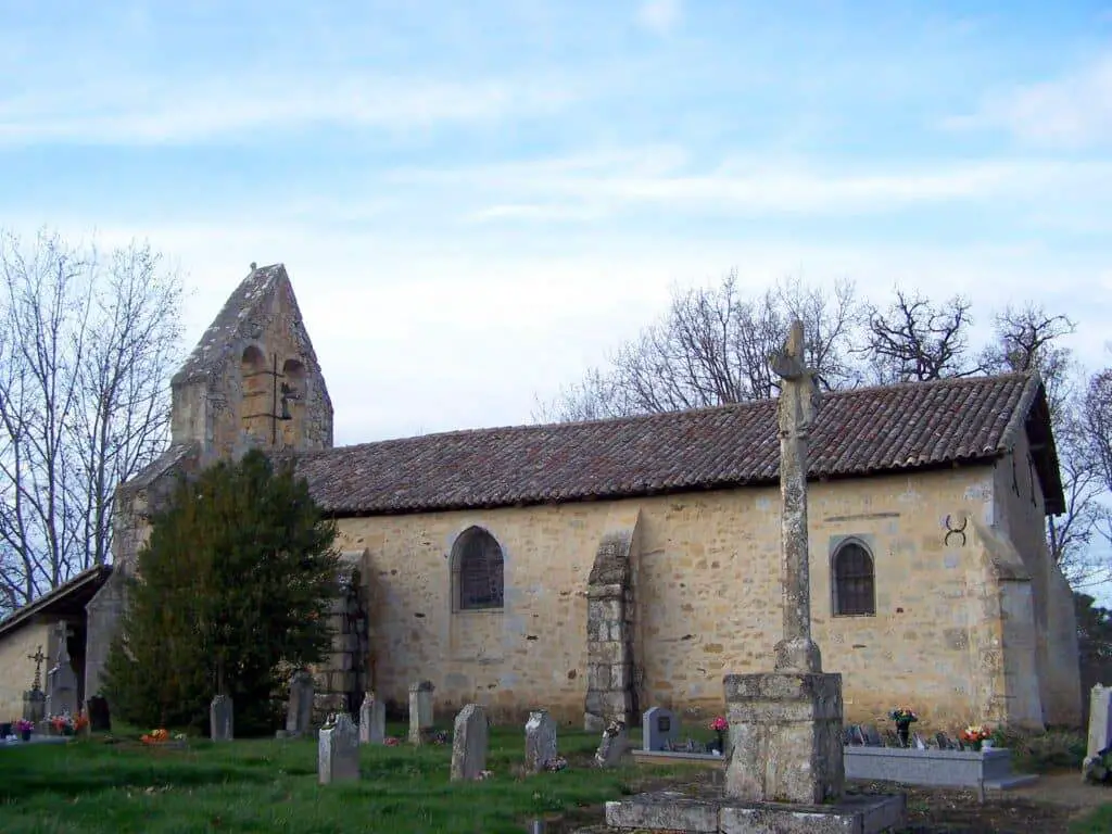 Église Notre Dame À Aillas Le Vieux
