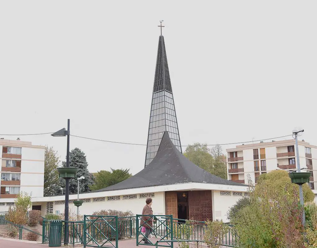 Église Notre Dame Des Noues (Actuellement Fermée)