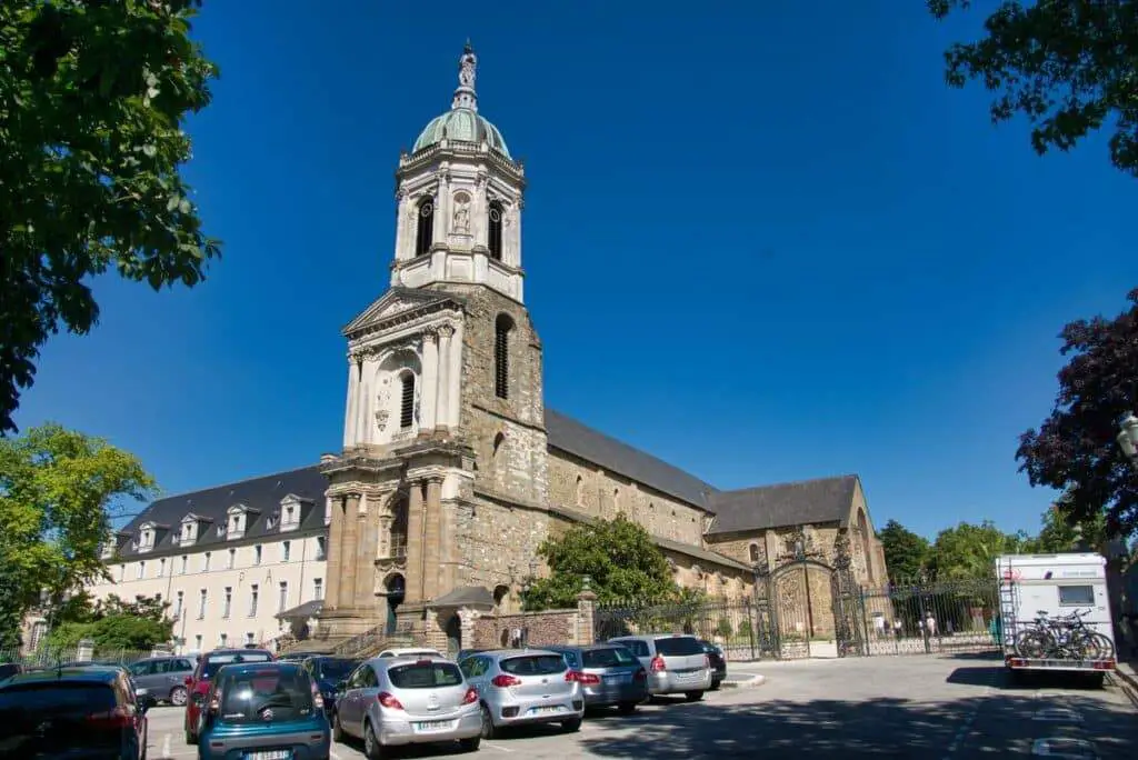 Église Notre Dame En Saint Mélaine