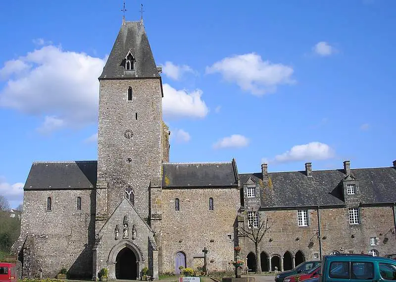 Église Notre-dame (Lonlay-l’abbaye)