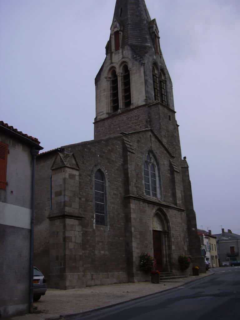 Église Nueil Les Aubiers (Saint-hilaire)