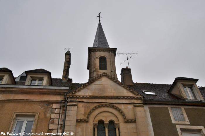 Église Presbytère D’entrains Sur Nohain