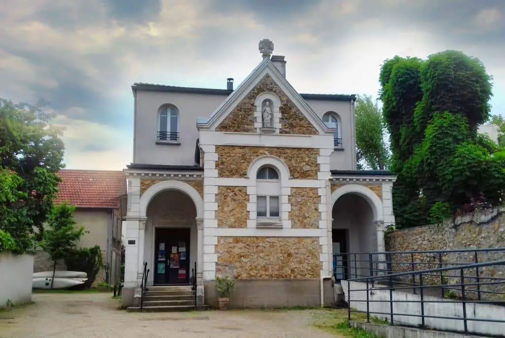 Église Quartier de L’oly (Relais Du Soleil)
