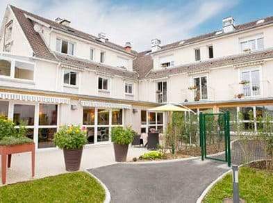 Église Résidence Les Rives D’yonne