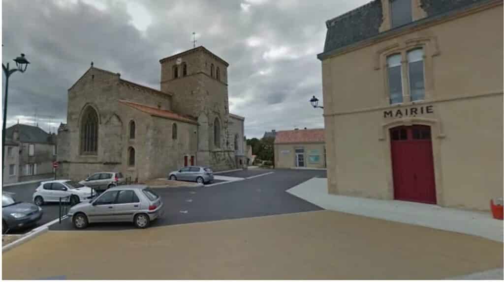 Église Saint Amand Sur Sevre (Saint-amand)