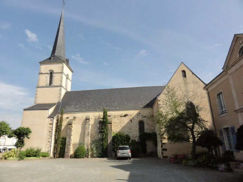 Eglise Saint-aubin de Saint-aubin-de-locquenay