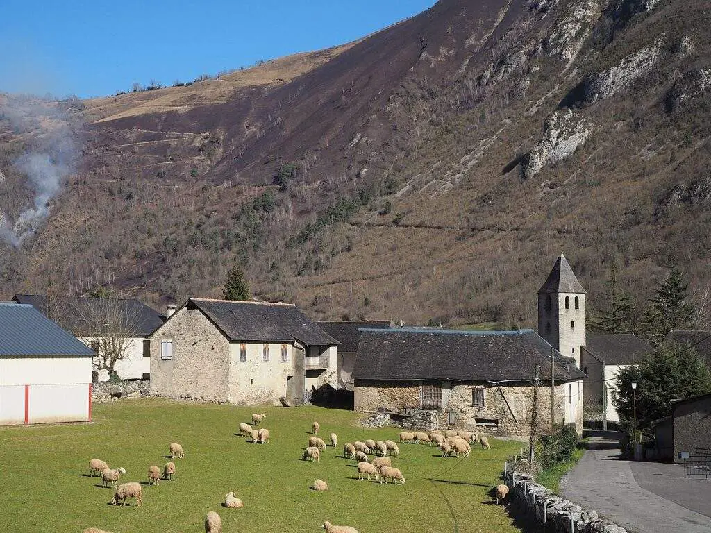 Église Saint Pierre À Belesten