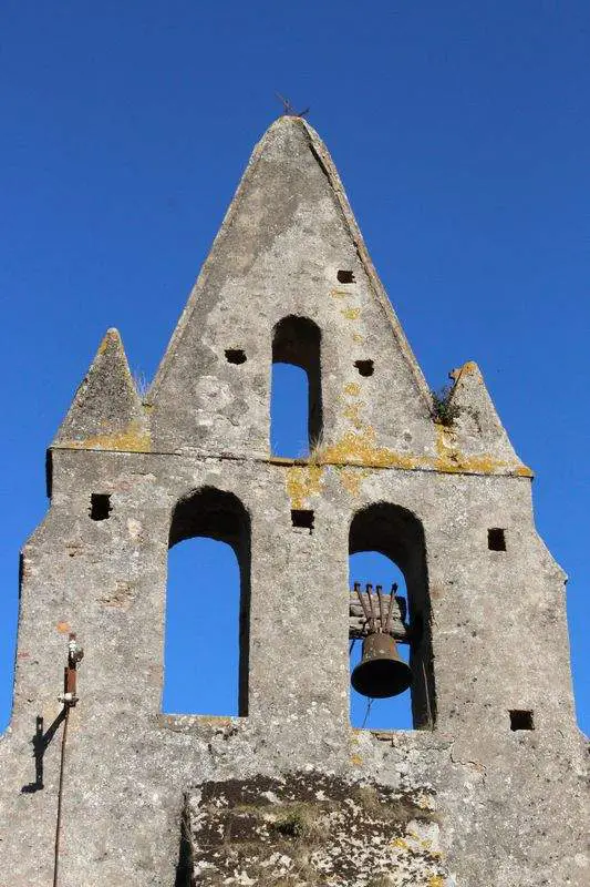 Église Saint Pierre de Bézeille