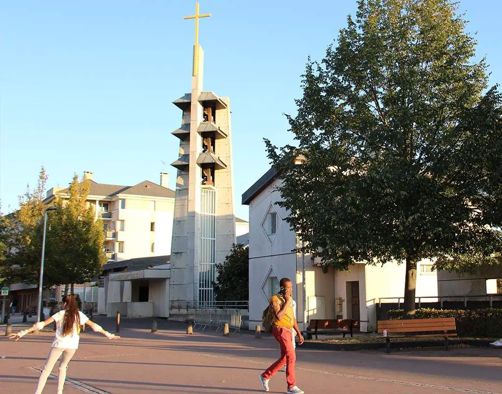 Eglise Saint Pierre Du Lac