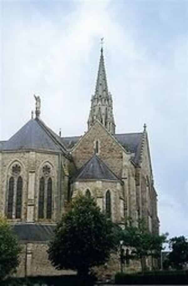 Église Saint Pierre Et Saint Paul