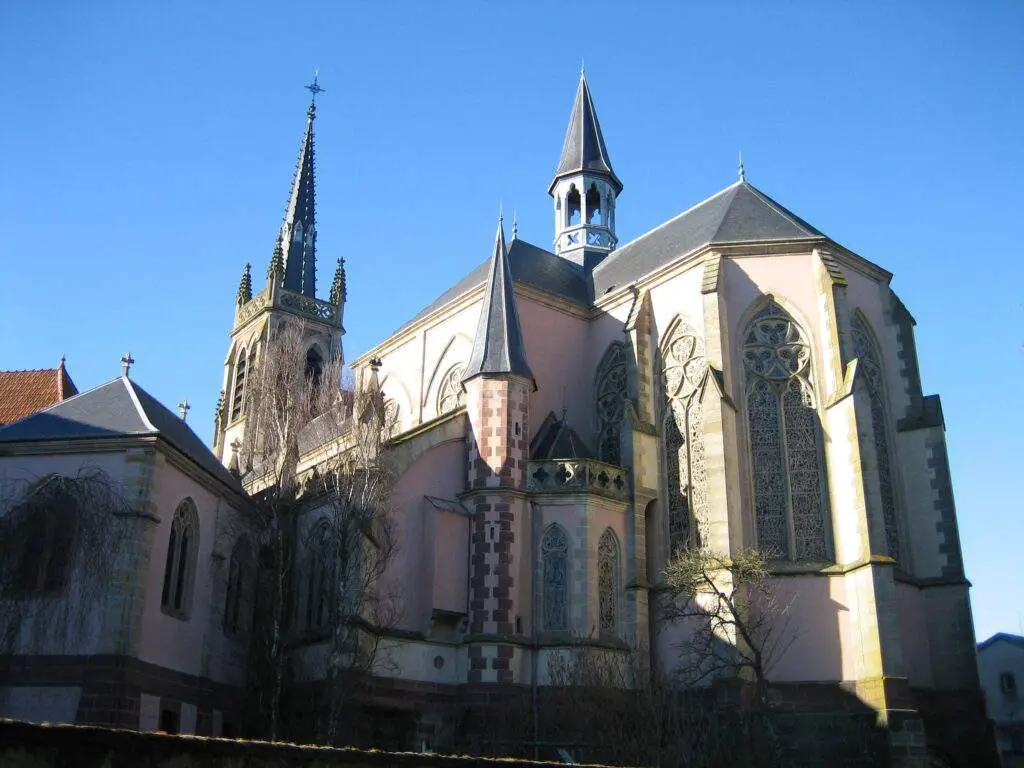 Eglise Saint Pierre Fourier  Oëlleville