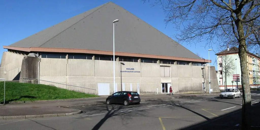 Église Sainte Jeanne Antide (Quartier Des Résidences)