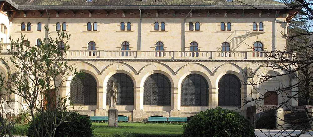 Église Sainte Scholastique