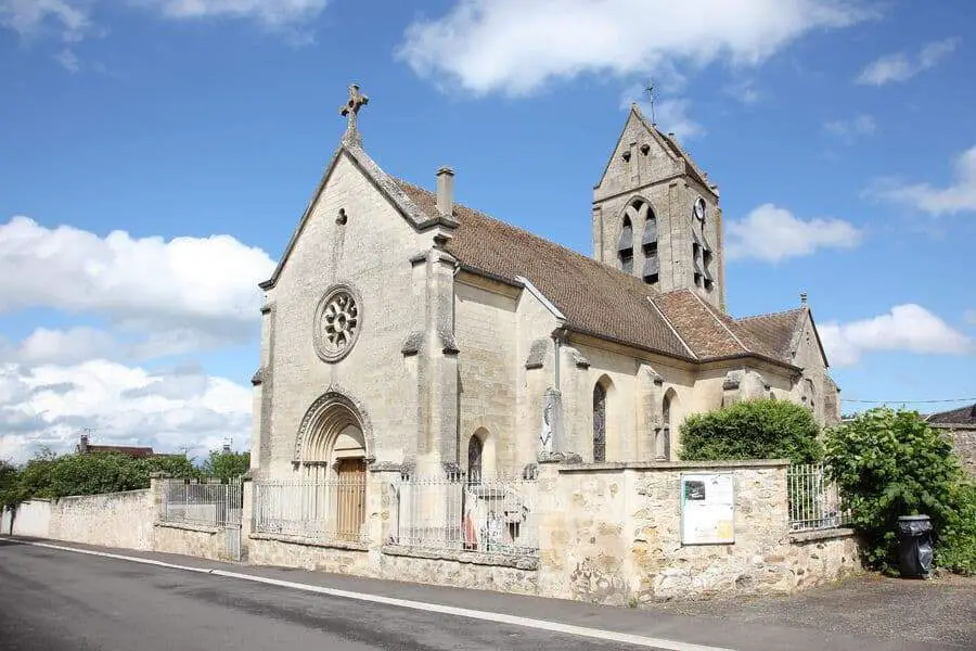 Église Saints Pierre Et Paul